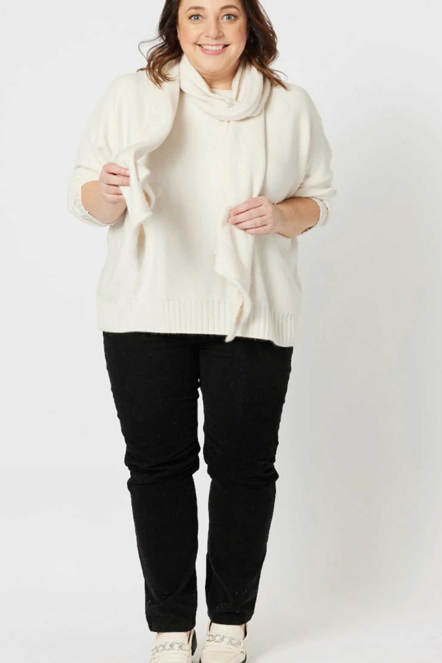 Brooke Spot Knit With Scarf - GS18