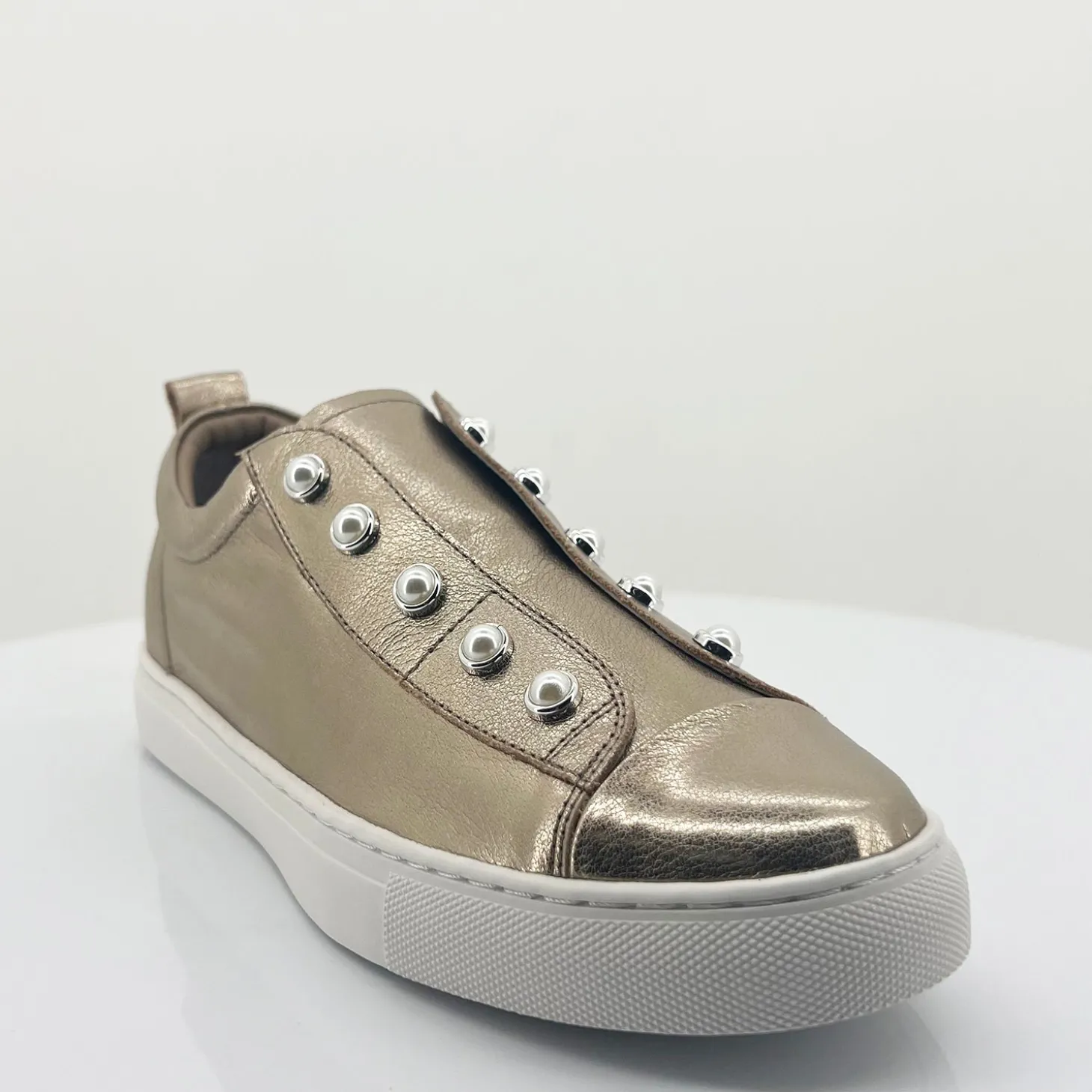 Champagne Pearl Sneaker - HN1