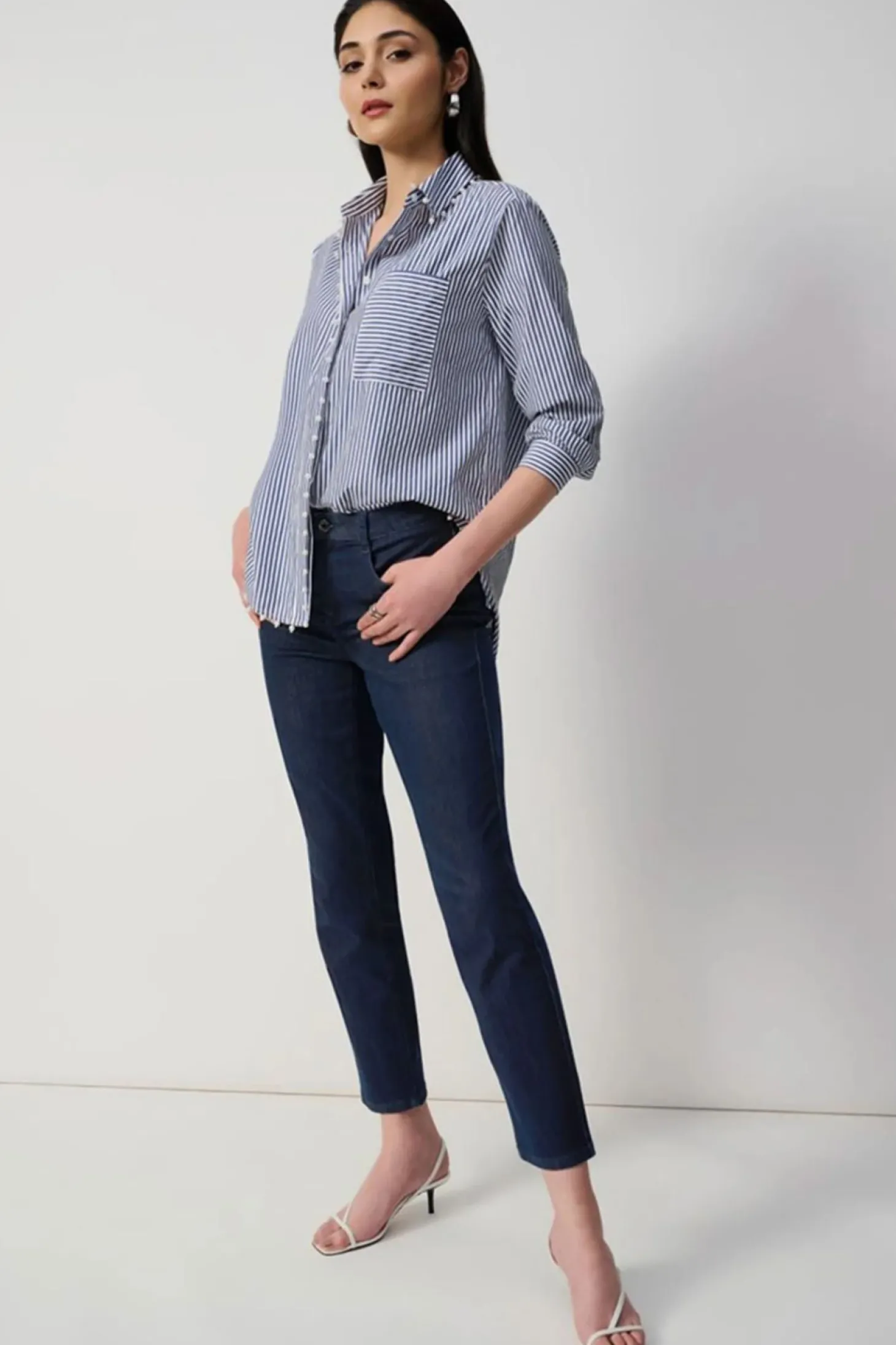 Classic Slim Jeans - Denim - JR36