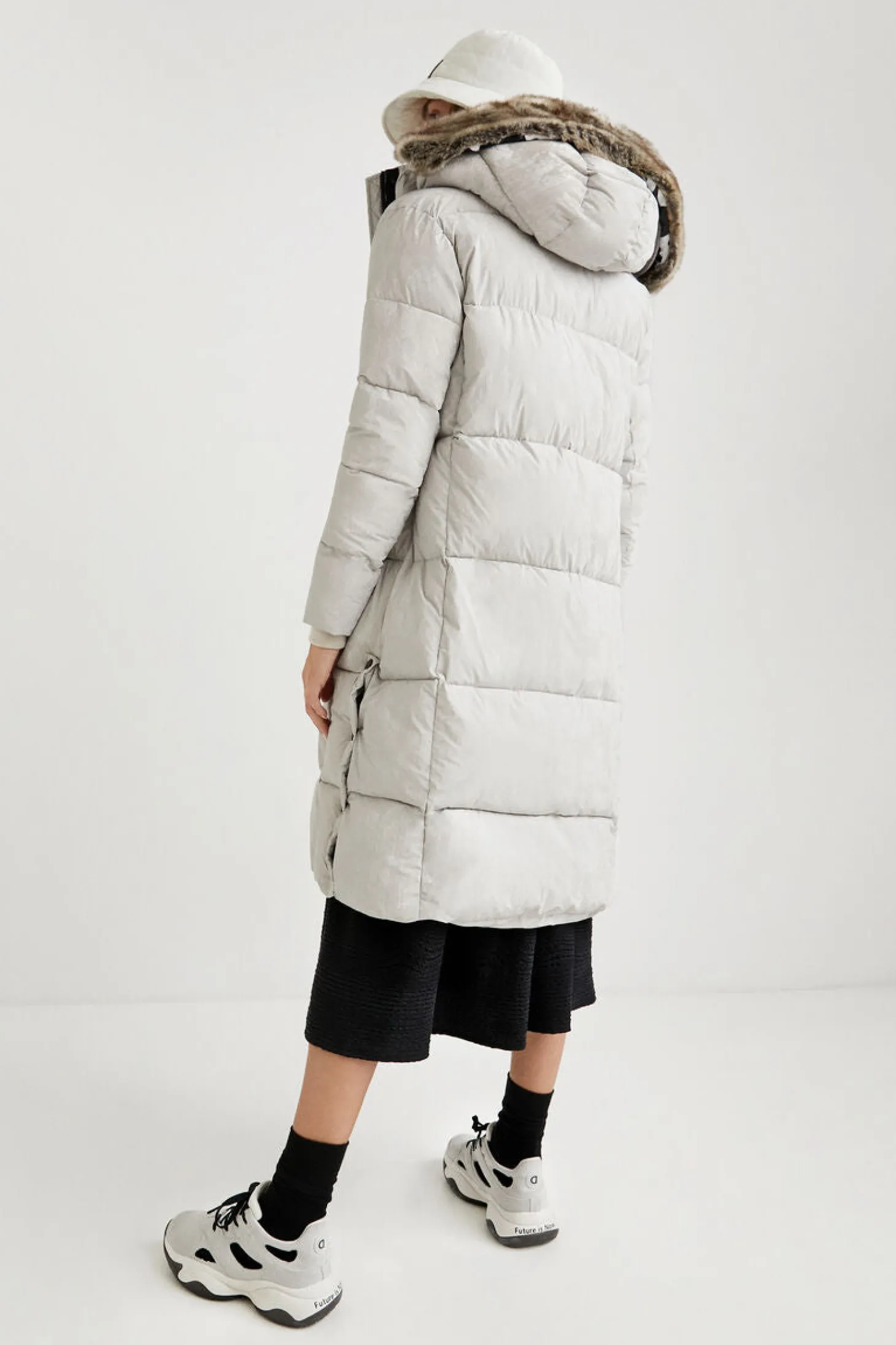 Padded Long Jacket | D36