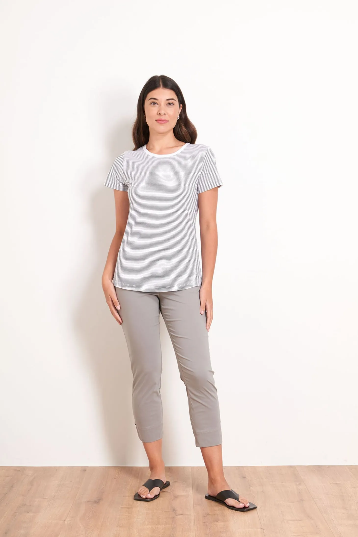 Riveting 7/8 Taper Pant - Pebble - F10