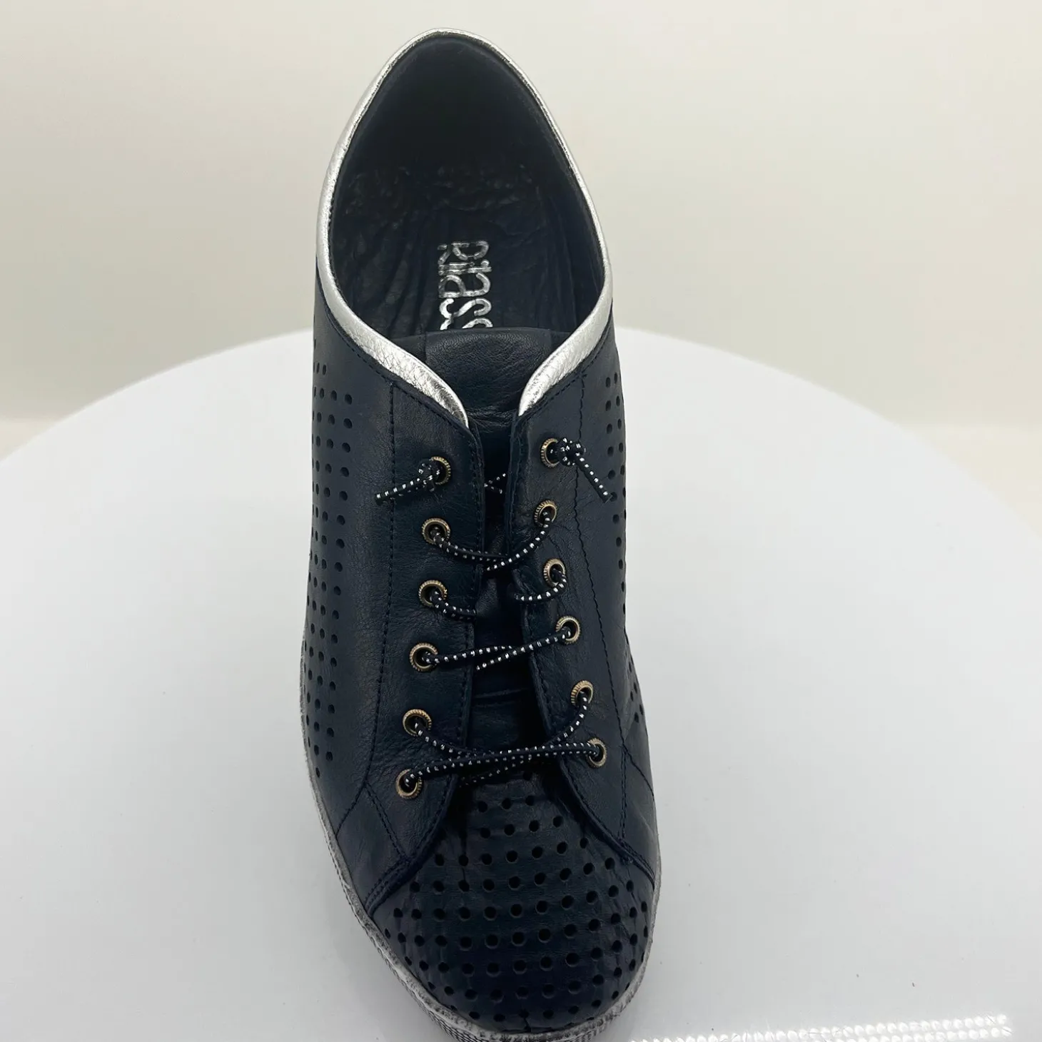 Tatura Leather Sneaker | RS19