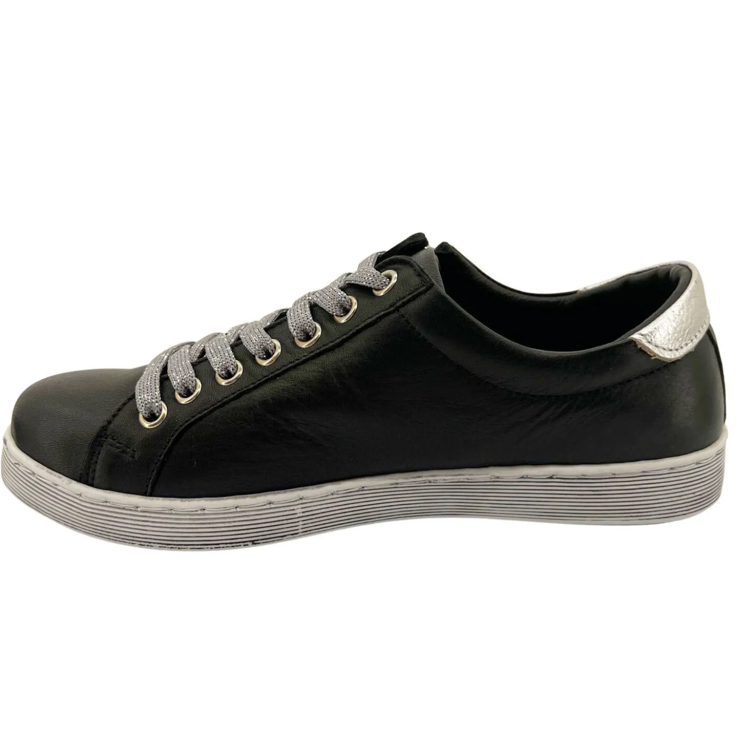 Token Sneaker | Black/Silver | RS11s